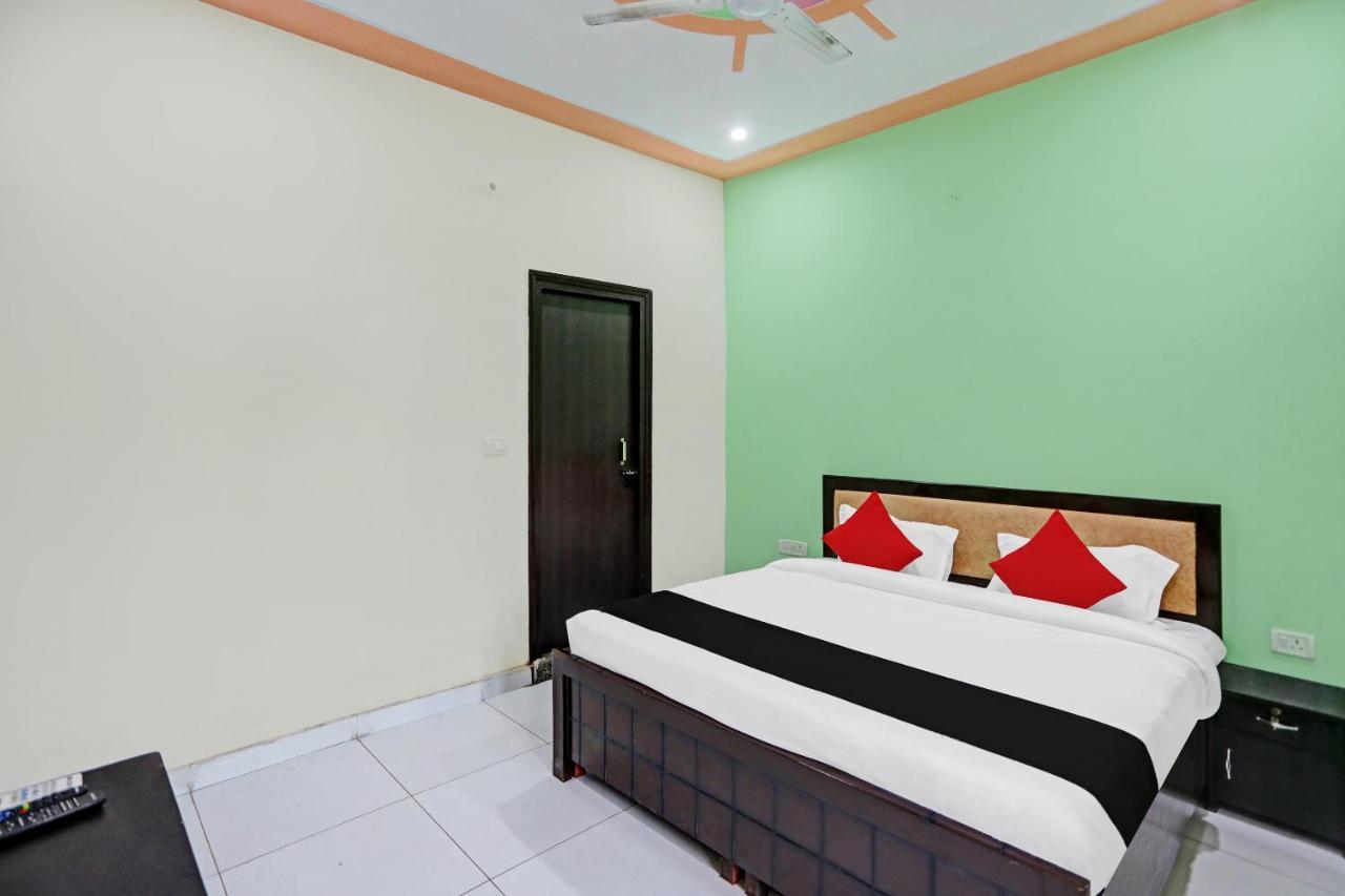Capital O Friends Zone The Guest House Deli Exterior foto